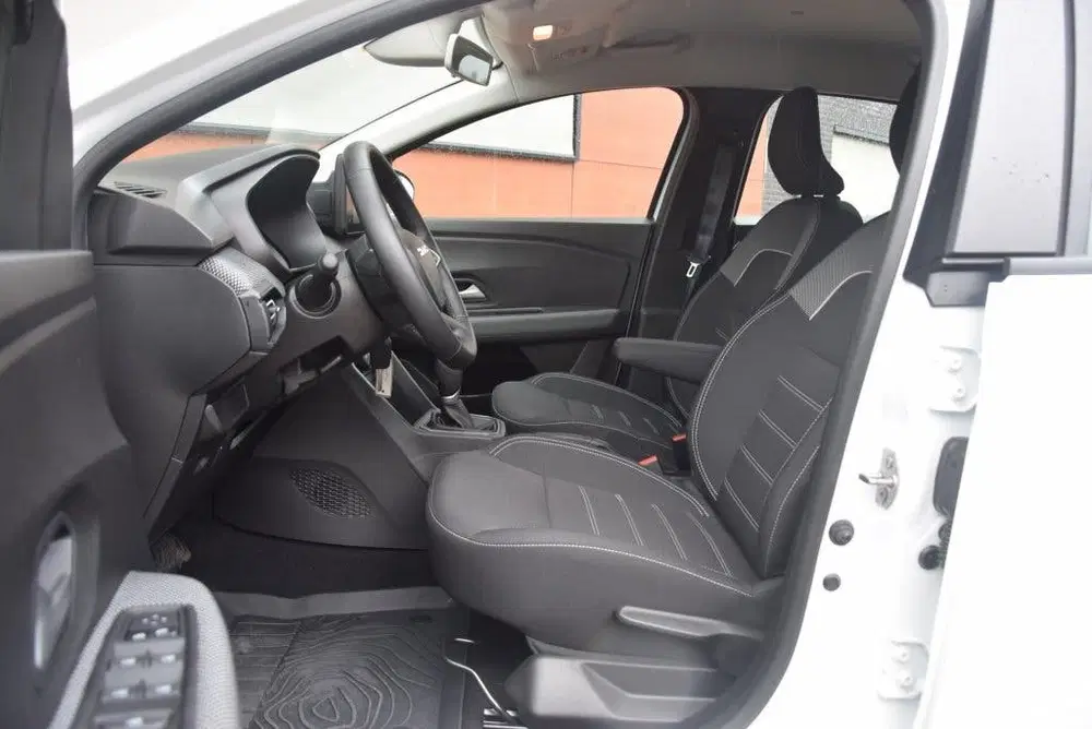 Dacia Sandero 1.0TCe 90 Expression Carplay uit 2024, foto 6