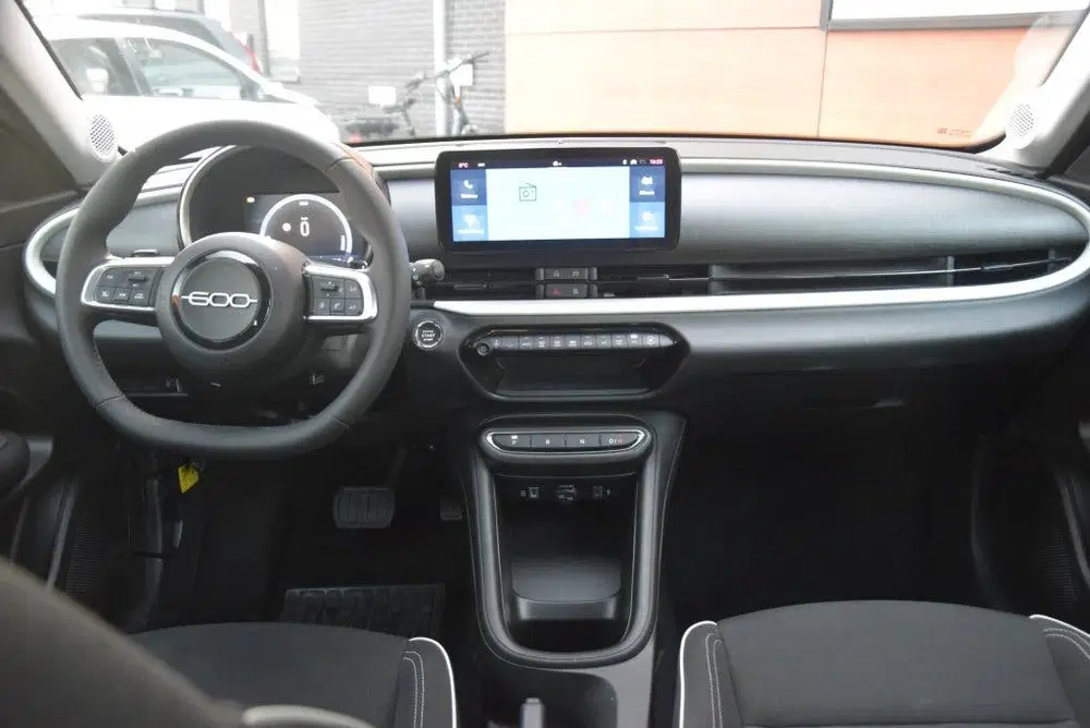 Fiat 600 1.2 Hybrid Urban Keyless uit 2024, foto 5