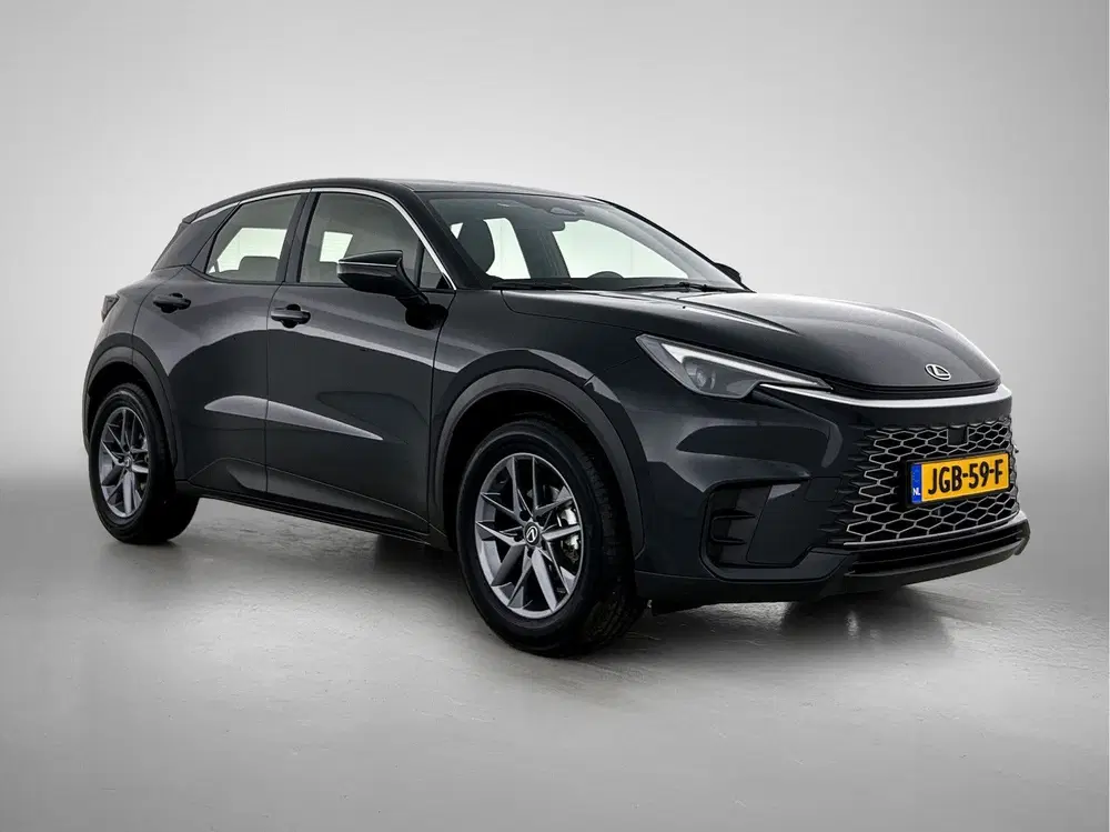 Lexus LBX 2WD uit 2025, foto 15