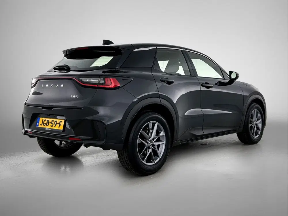 Lexus LBX 2WD uit 2025, foto 2