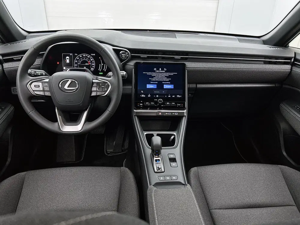 Lexus LBX 2WD uit 2025, foto 4