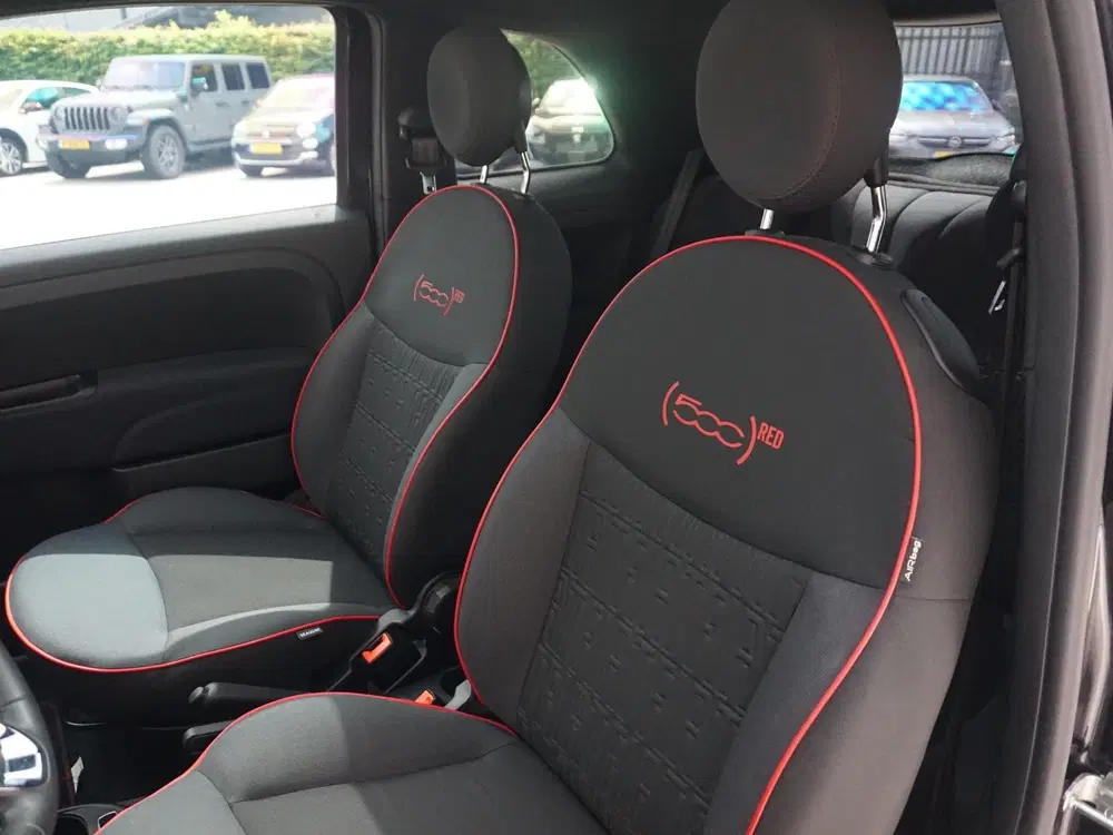 Fiat 500 1.0 Hybrid RED Panoramadak uit 2022, foto 11