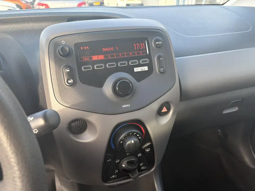 Peugeot 108 1.0 e-VTi Active uit 2021, foto 13