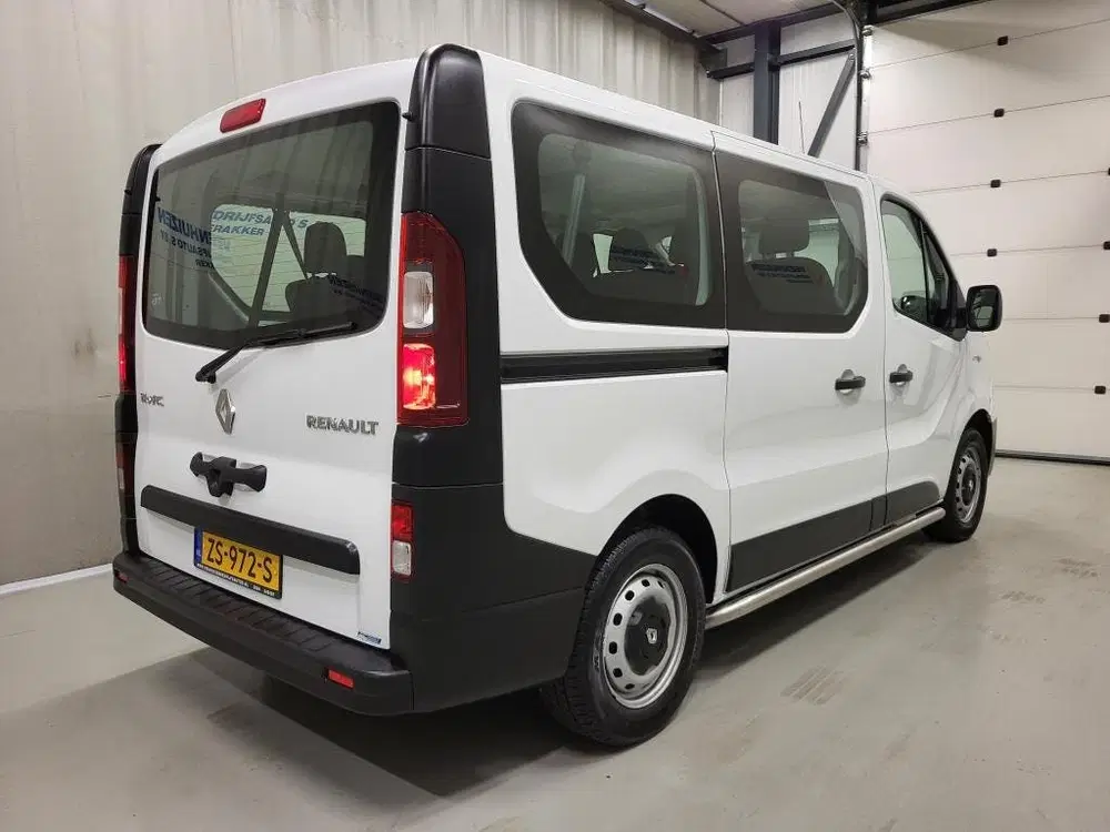 Renault Trafic 1.6dCi 8-Personenbus uit 2019, foto 3