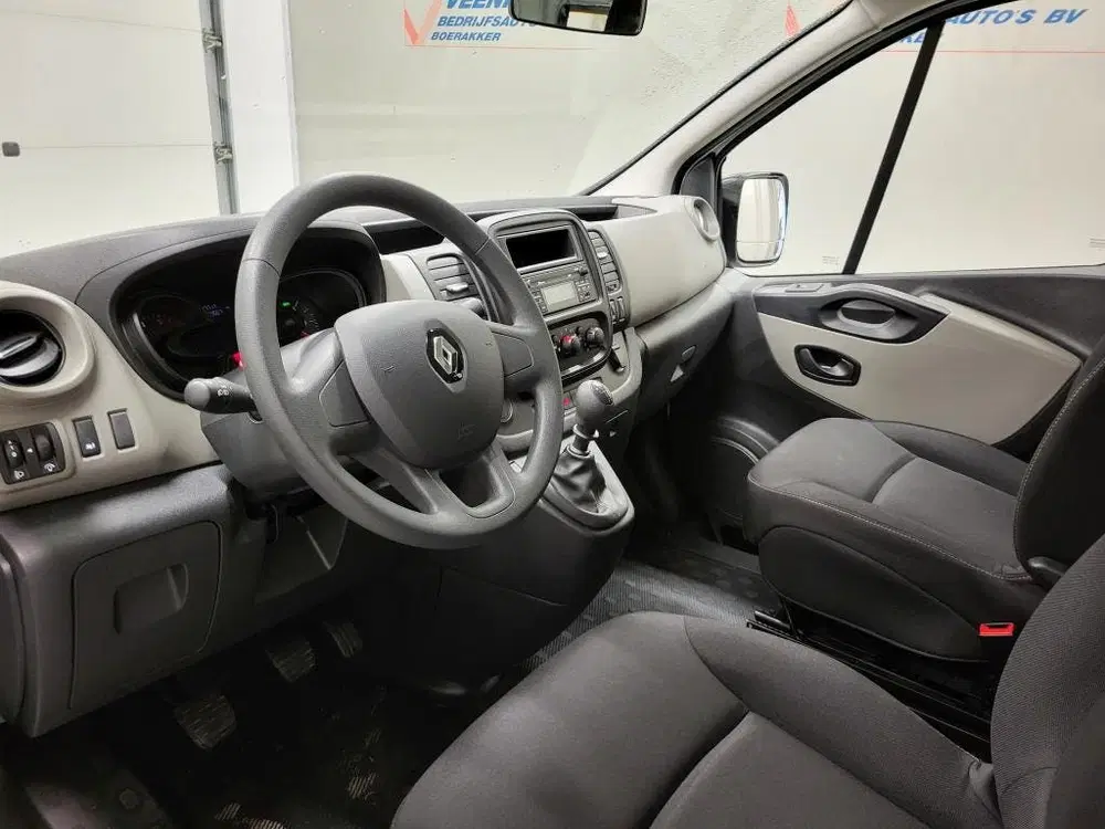 Renault Trafic 1.6dCi 8-Personenbus uit 2019, foto 4