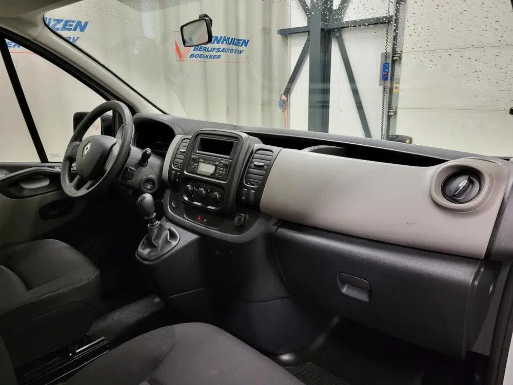 Renault Trafic 1.6dCi 8-Personenbus uit 2019, foto 8
