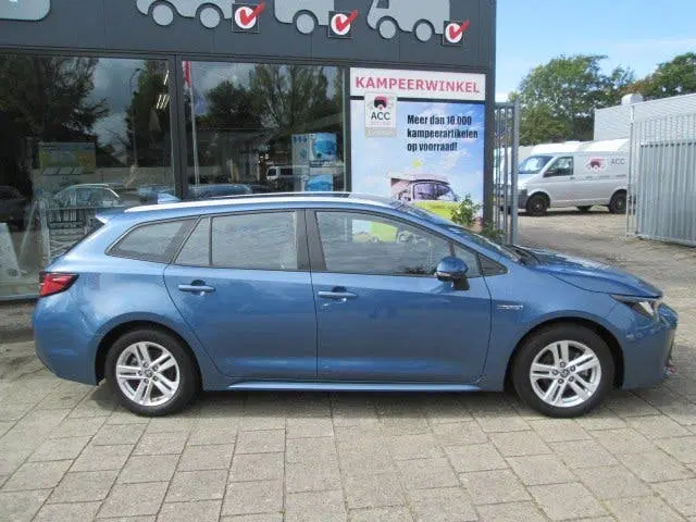 Toyota Corolla 1.8 Hybrid Active uit 2021, foto 2