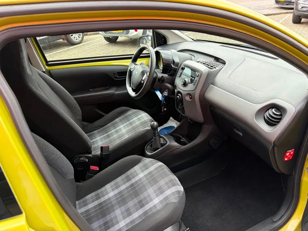 Peugeot 108 1.0 e-VTi Active 'Green Fizz' uit 2019, foto 11