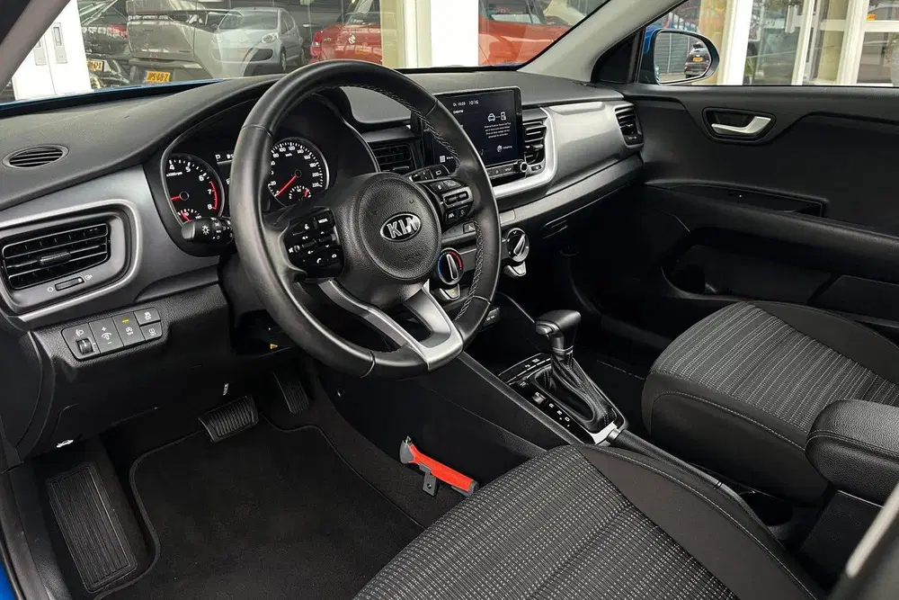 Kia Stonic 1.0 T-GDi DynamicLine AUT uit 2021, foto 2