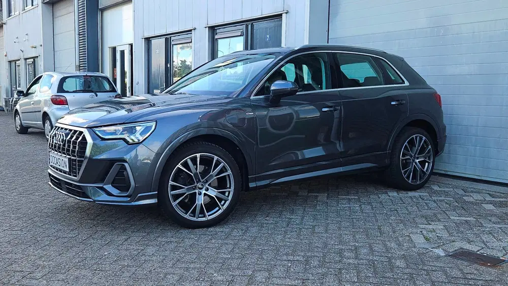 Audi Q3 45 TFSI e S-Line Keyless 360 Matrix Virtua uit 2021, foto 2