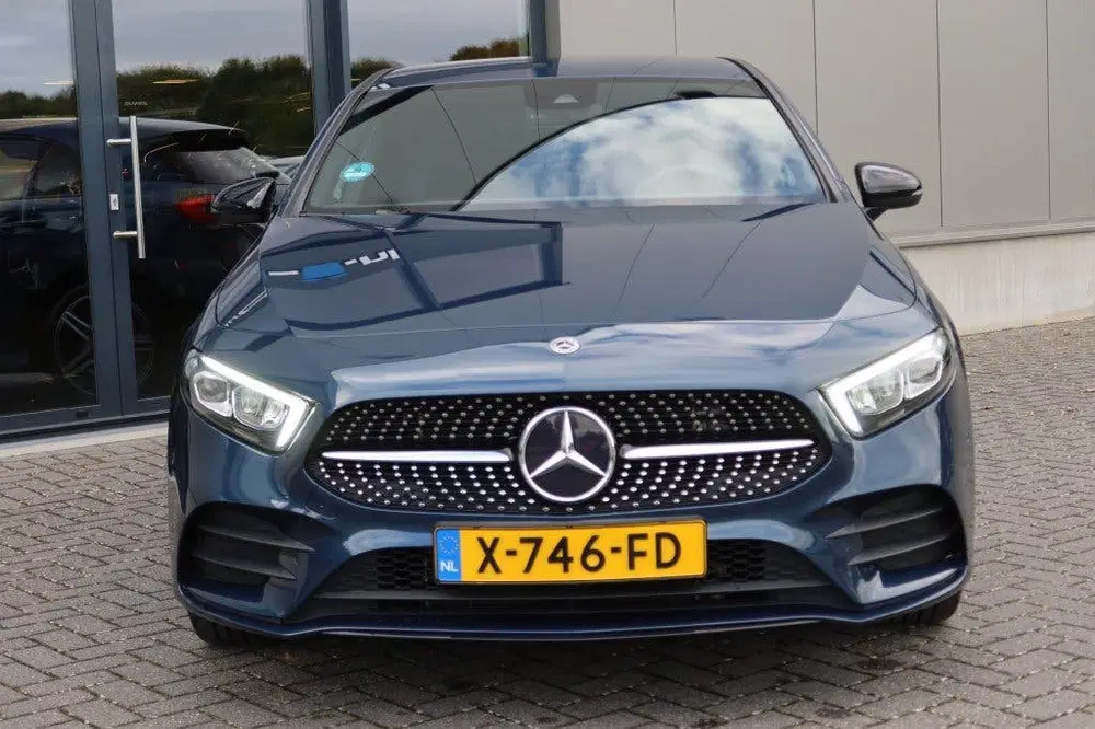 Mercedes-Benz A-Klasse 250 e AMG Line AUTOMAAT Plug in Hybri uit 2022, foto 2