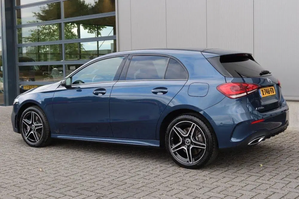 Mercedes-Benz A-Klasse 250 e AMG Line AUTOMAAT Plug in Hybri uit 2022, foto 4