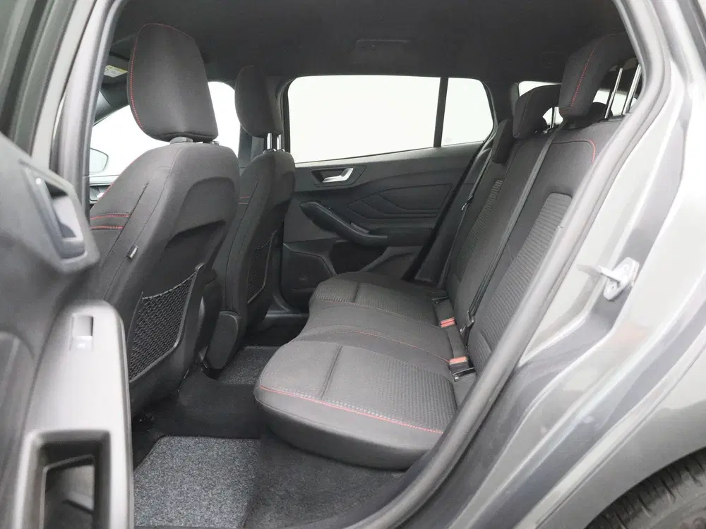 Ford Focus 1.0 EcoBoost Hybrid ST Line uit 2023, foto 12