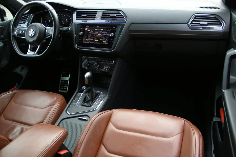 Volkswagen Tiguan Allspace 1.5 TSI Highline R-LINE PANO-DAK uit 2020, foto 12