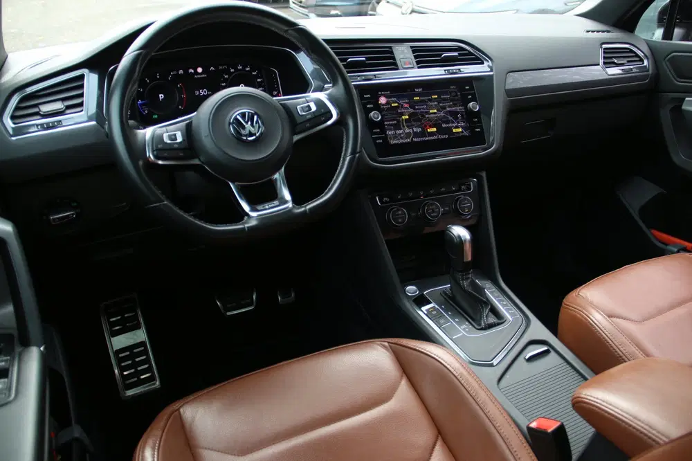 Volkswagen Tiguan Allspace 1.5 TSI Highline R-LINE PANO-DAK uit 2020, foto 8