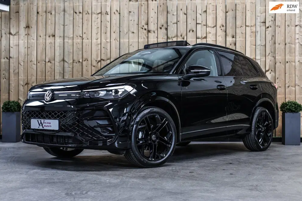Volkswagen Tiguan 1.5 eTSI R-Line *Pano*H uit 2026