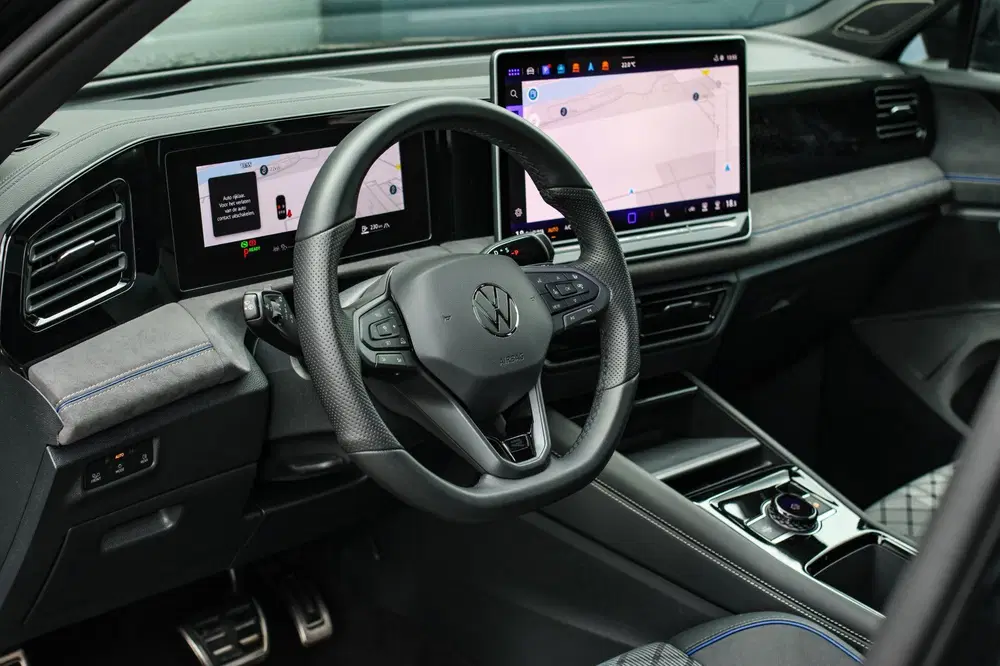 Volkswagen Tiguan 1.5 eTSI R-Line *Pano*H uit 2026, foto 3