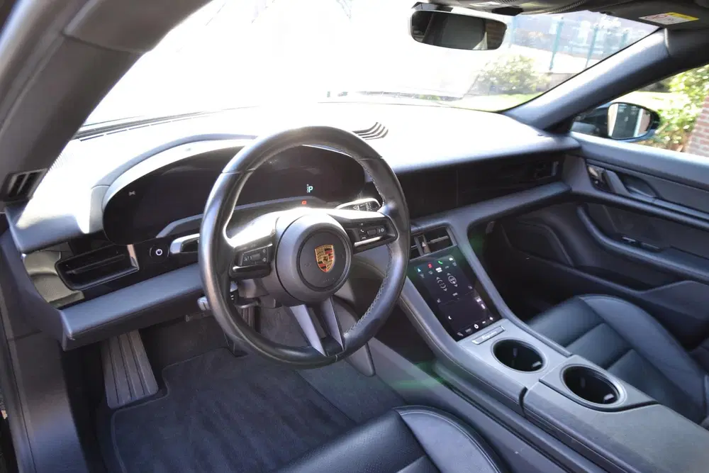 Porsche Taycan Performance 84 kWh uit 2021, foto 11