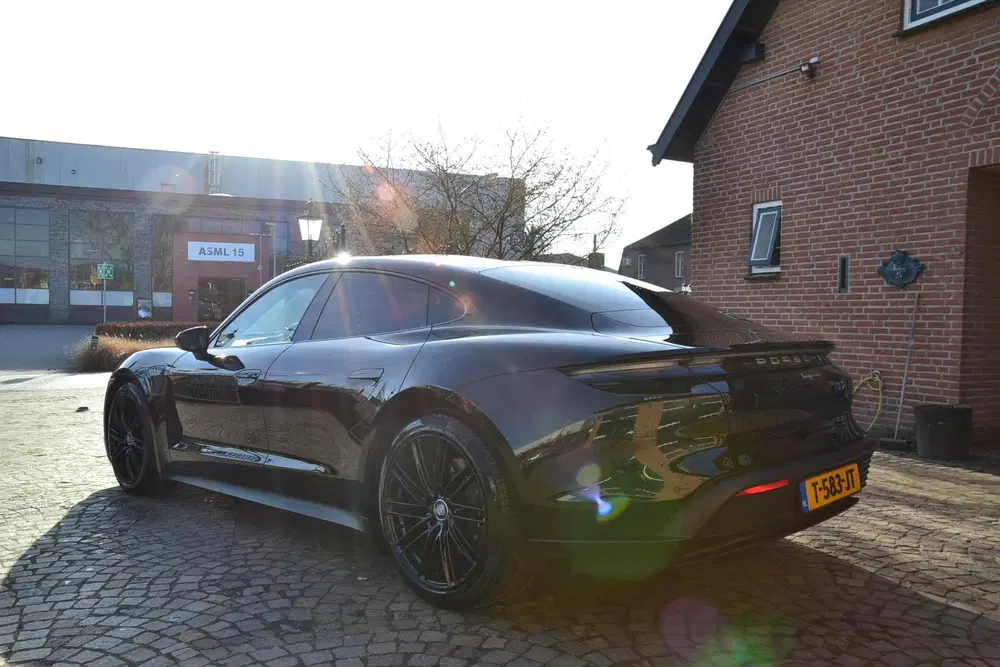 Porsche Taycan Performance 84 kWh uit 2021, foto 3