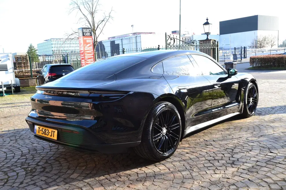 Porsche Taycan Performance 84 kWh uit 2021, foto 5