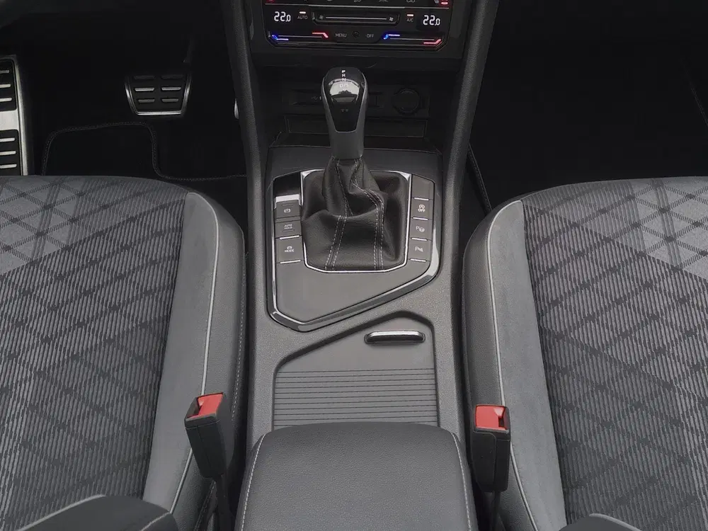 Volkswagen Tiguan R-Line 1.5 TSI 150 PK DSG uit 2022, foto 10