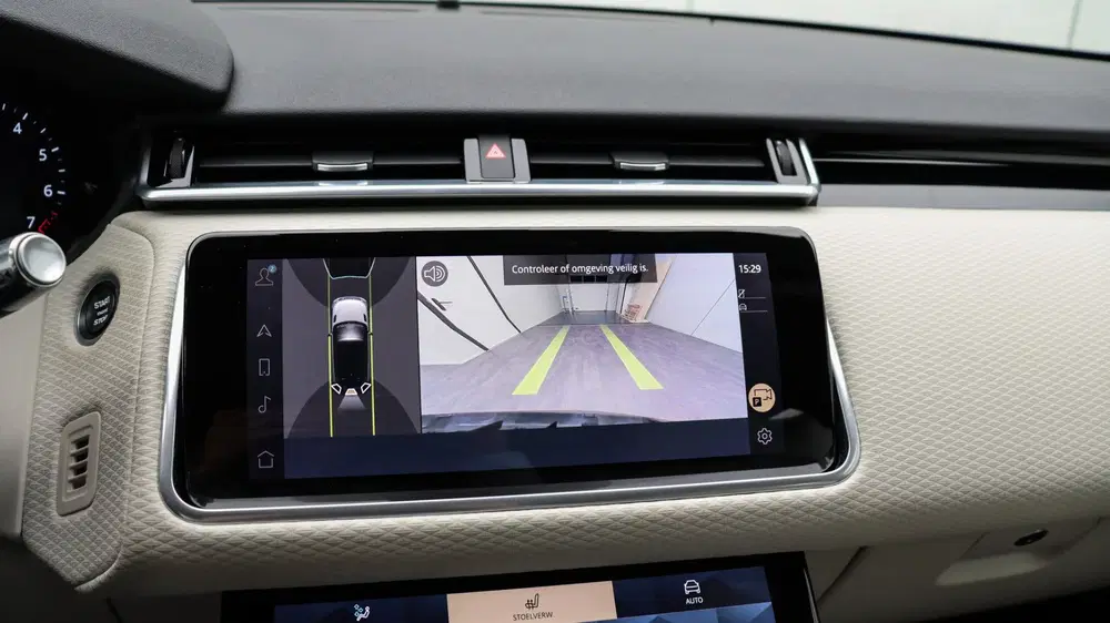 Land Rover Range Rover Velar 2.0 P400e R-Dynamic SE uit 2022, foto 15