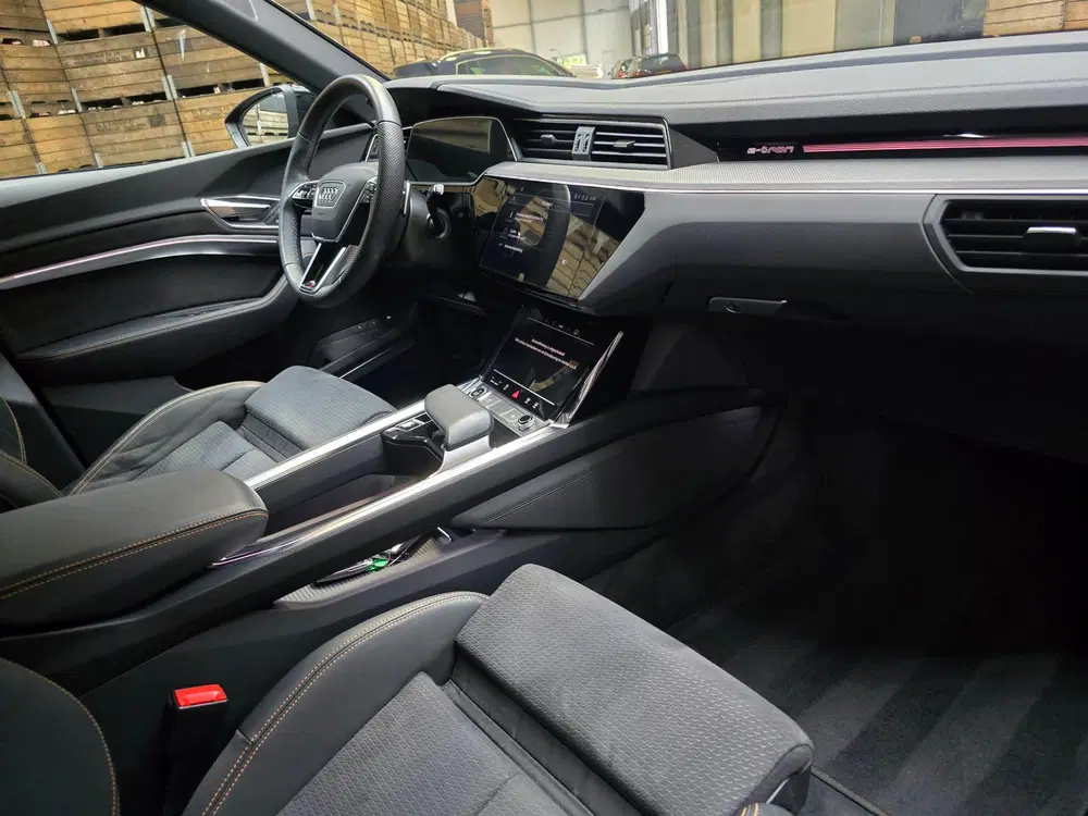 Audi e-tron 55 quattro S edition 95 kWh 2x S-Line Blac uit 2022, foto 10