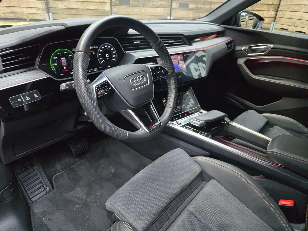 Audi e-tron 55 quattro S edition 95 kWh 2x S-Line Blac uit 2022, foto 3