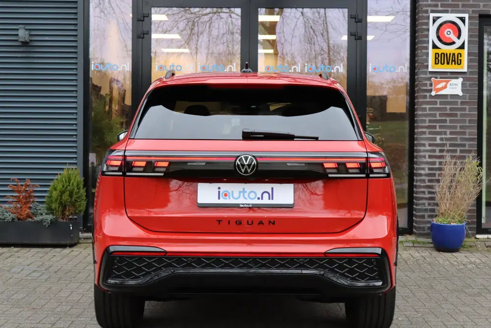 Volkswagen Tiguan 1.5 eHybrid 272pk R-Line Black Style Pano uit 2025, foto 8