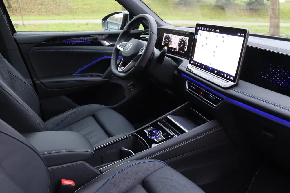 Volkswagen Tiguan 1.5 eHybrid 272pk R-Line Black Style Pano uit 2025, foto 9