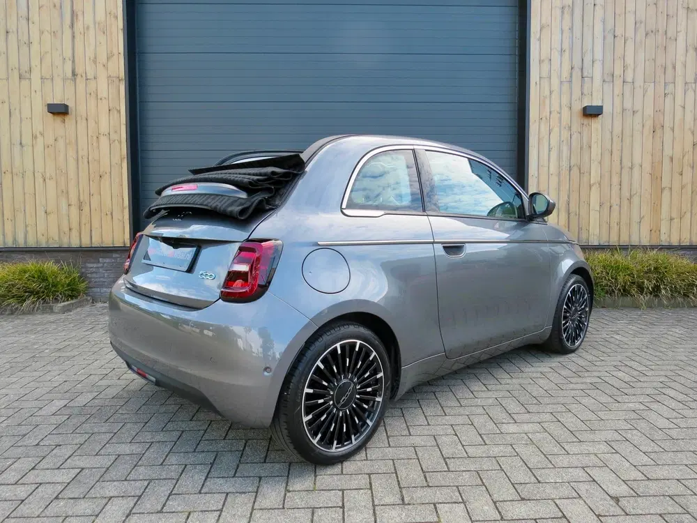 Fiat 500e La Prima cabrio 42 kWh *Carplay *Acc *Luxe uit 2023