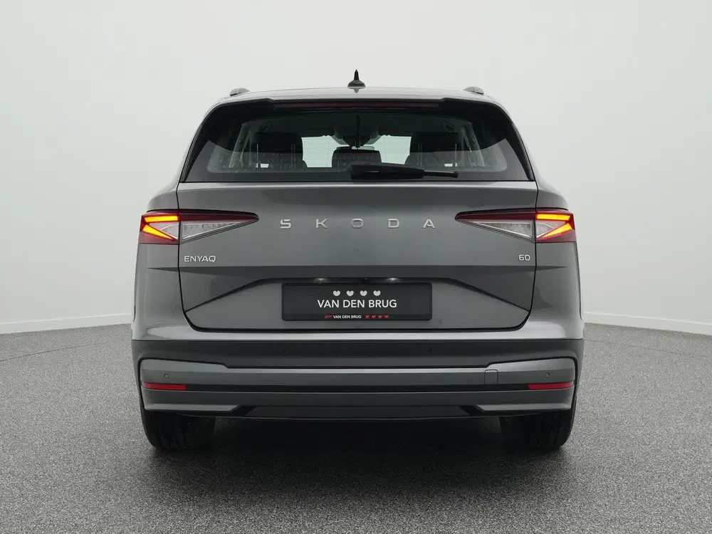 Skoda Enyaq 60 Loft uit 2024, foto 6