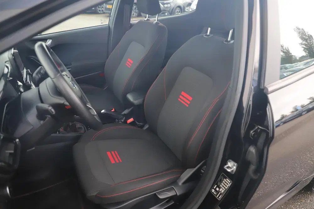 Ford Fiesta 1.0 EcoBoost Hybrid ST-Line 125PK Winter P uit 2022, foto 6
