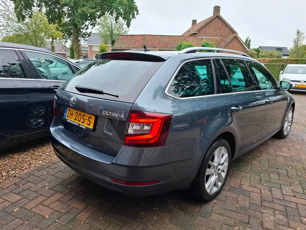 Skoda Octavia 1.0 TSI Greentech Clever Edition Dealer uit 2019, foto 3