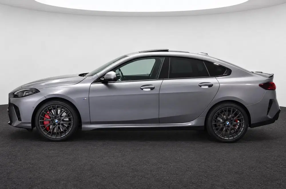 BMW 2-serie Coupé 220 M Sport Automaat uit 2025, foto 4