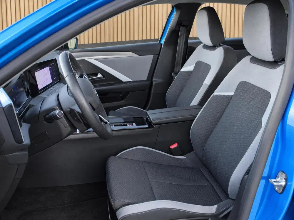 Opel Astra 1.6 Hybrid Elegance uit 2024, foto 11
