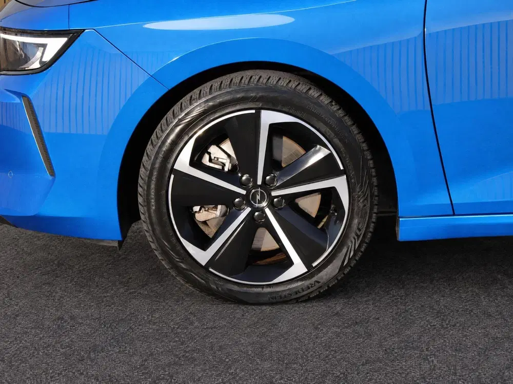 Opel Astra 1.6 Hybrid Elegance uit 2024, foto 4