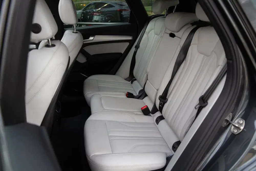 Audi Q5 55 TFSI e S edition uit 2021, foto 10