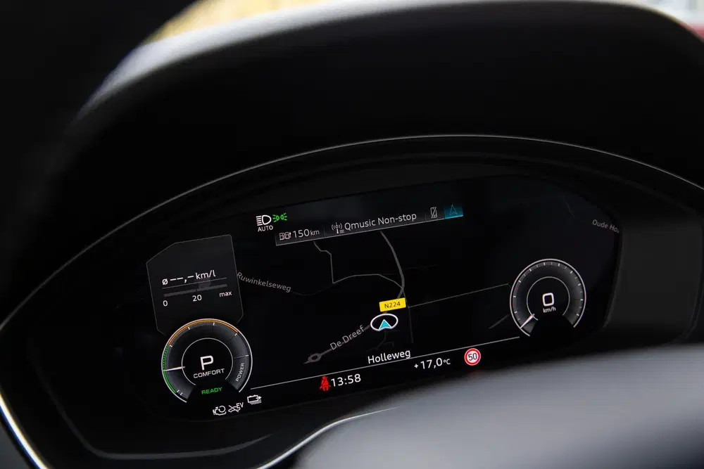 Audi Q5 55 TFSI e S edition uit 2021, foto 12