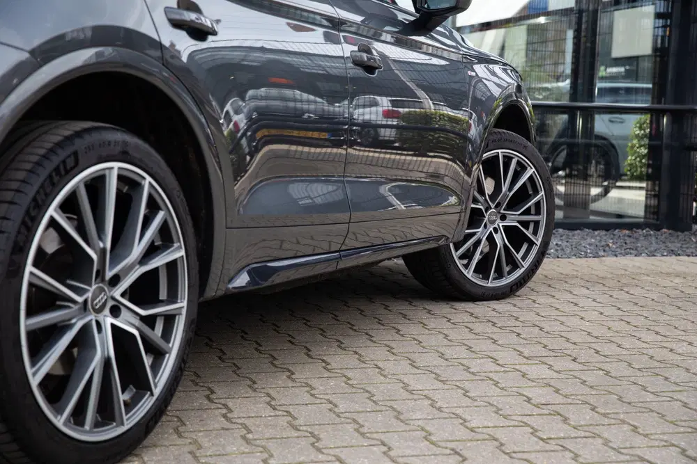 Audi Q5 55 TFSI e S edition uit 2021, foto 9