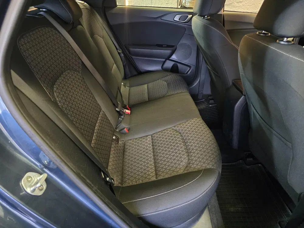 Kia Ceed 1.4 T-GDi DynamicLine uit 2019, foto 14