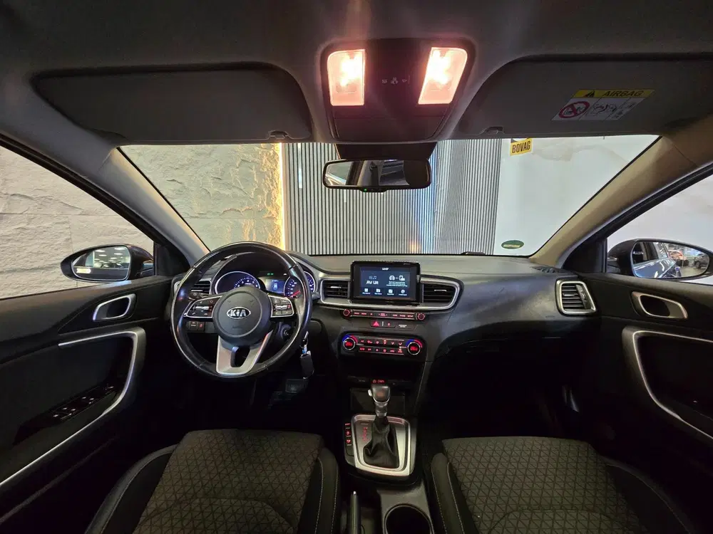 Kia Ceed 1.4 T-GDi DynamicLine uit 2019, foto 15