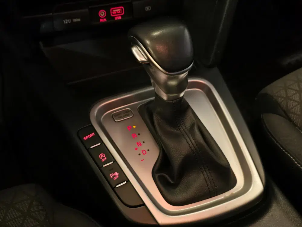 Kia Ceed 1.4 T-GDi DynamicLine uit 2019, foto 4