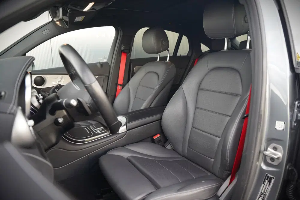 Mercedes-Benz GLC GLC Coupé 300e 4MATIC Premium Plus uit 2022, foto 3