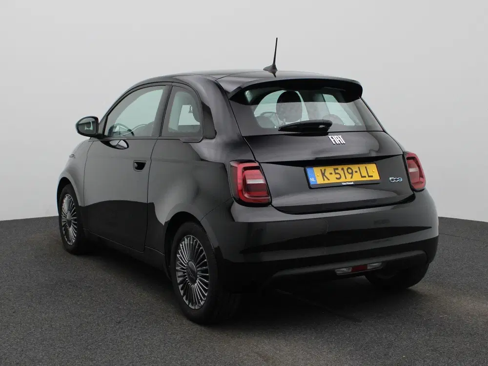 Fiat 500e Business Launch Edition uit 2020, foto 2