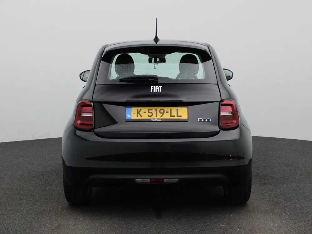 Fiat 500e Business Launch Edition uit 2020, foto 5