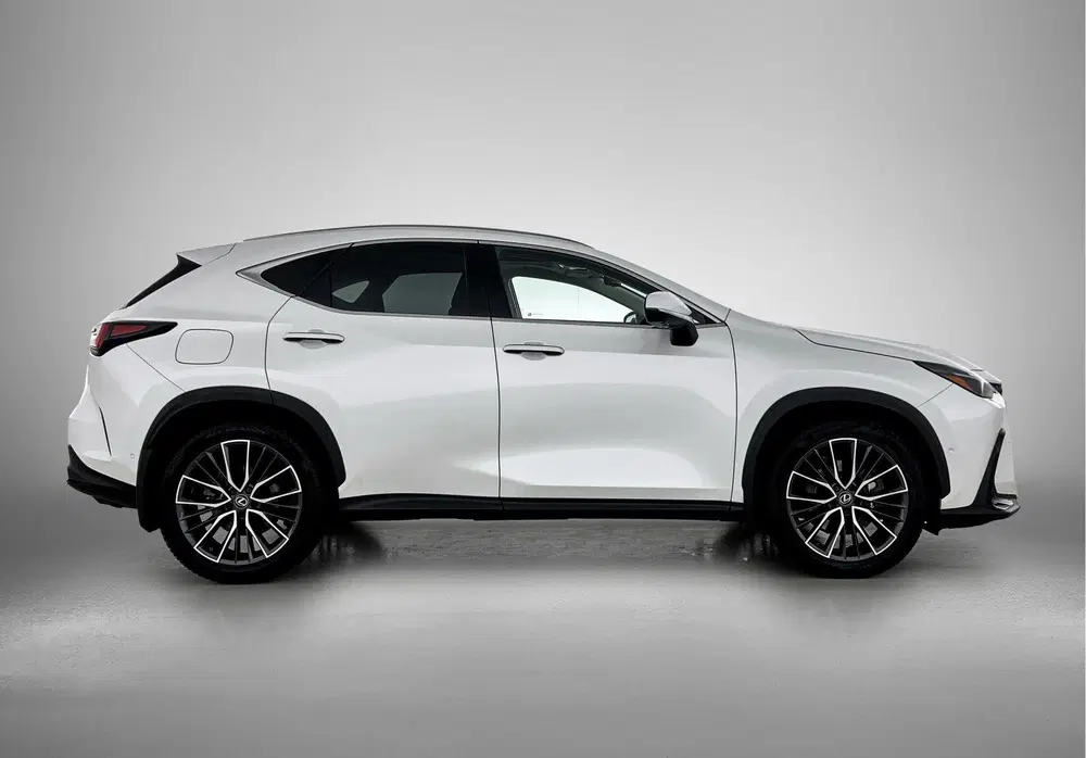 Lexus NX 450h+ AWD Executive Line uit 2022, foto 14