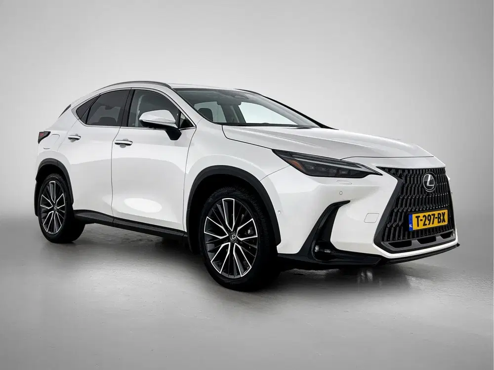 Lexus NX 450h+ AWD Executive Line uit 2022, foto 15