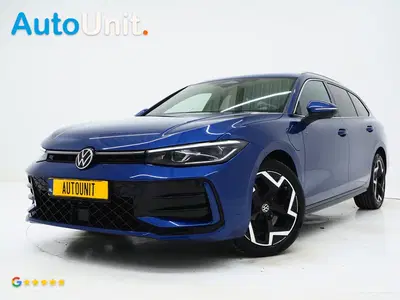 Volkswagen Passat 1.5 eHybrid R-Line Black uit 2025