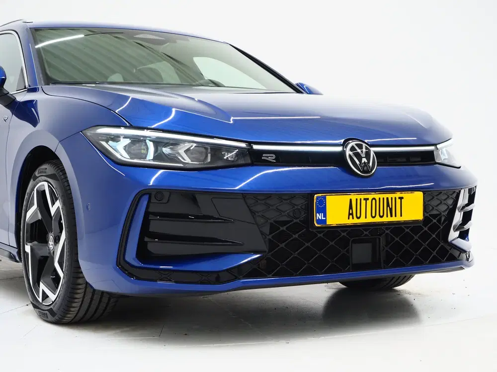 Volkswagen Passat 1.5 eHybrid R-Line Black uit 2025, foto 12